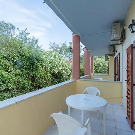 Apartamento Lucy's Garden Kávos
