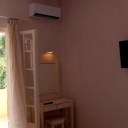 Apartamento Lucy's Garden Kávos
